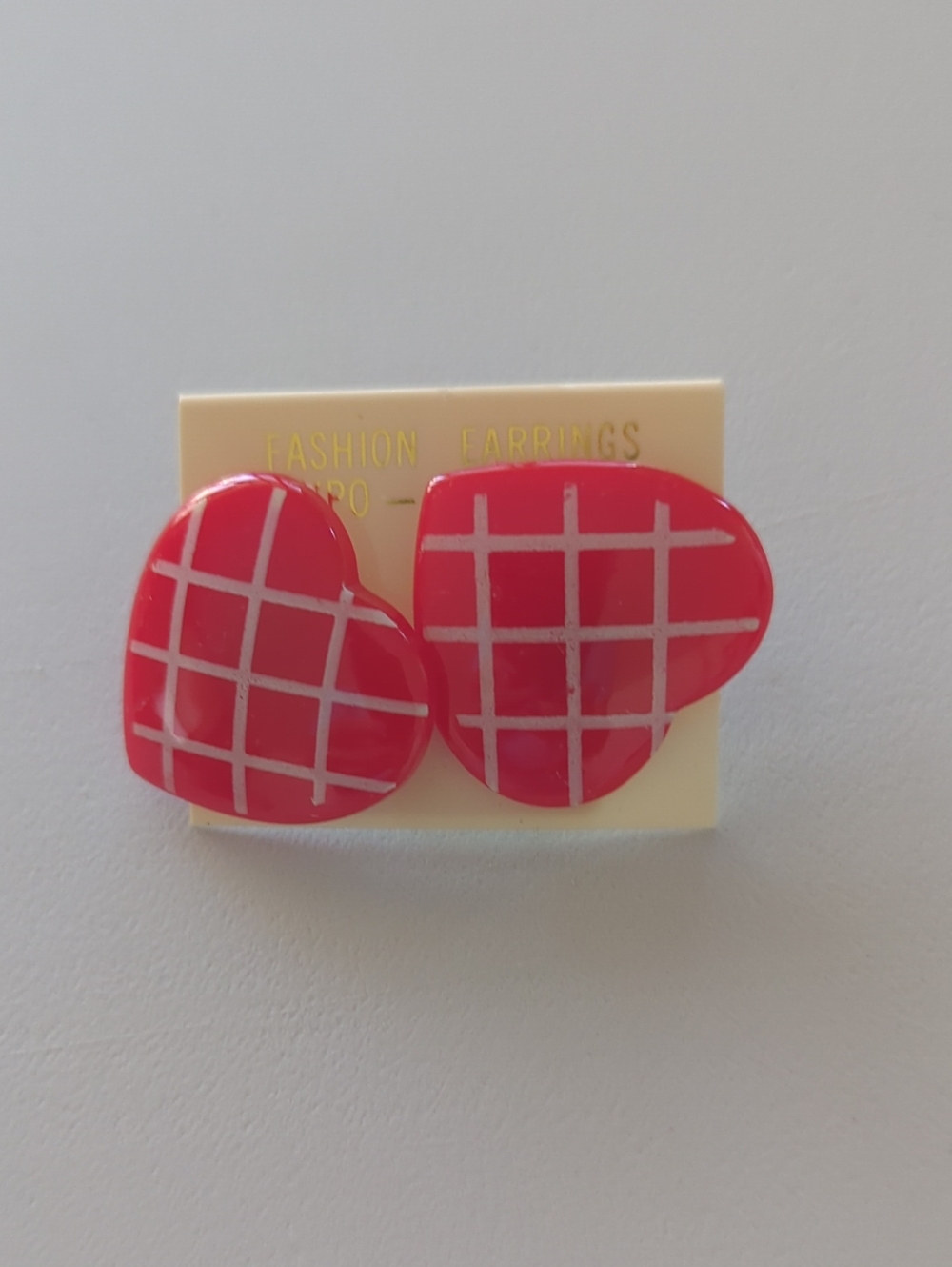 Red Heart Grid Stud Earrings - Fashion Earrings